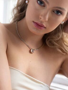 Tova Crystal Milli Elegant Clear Crystal Pendant Necklace